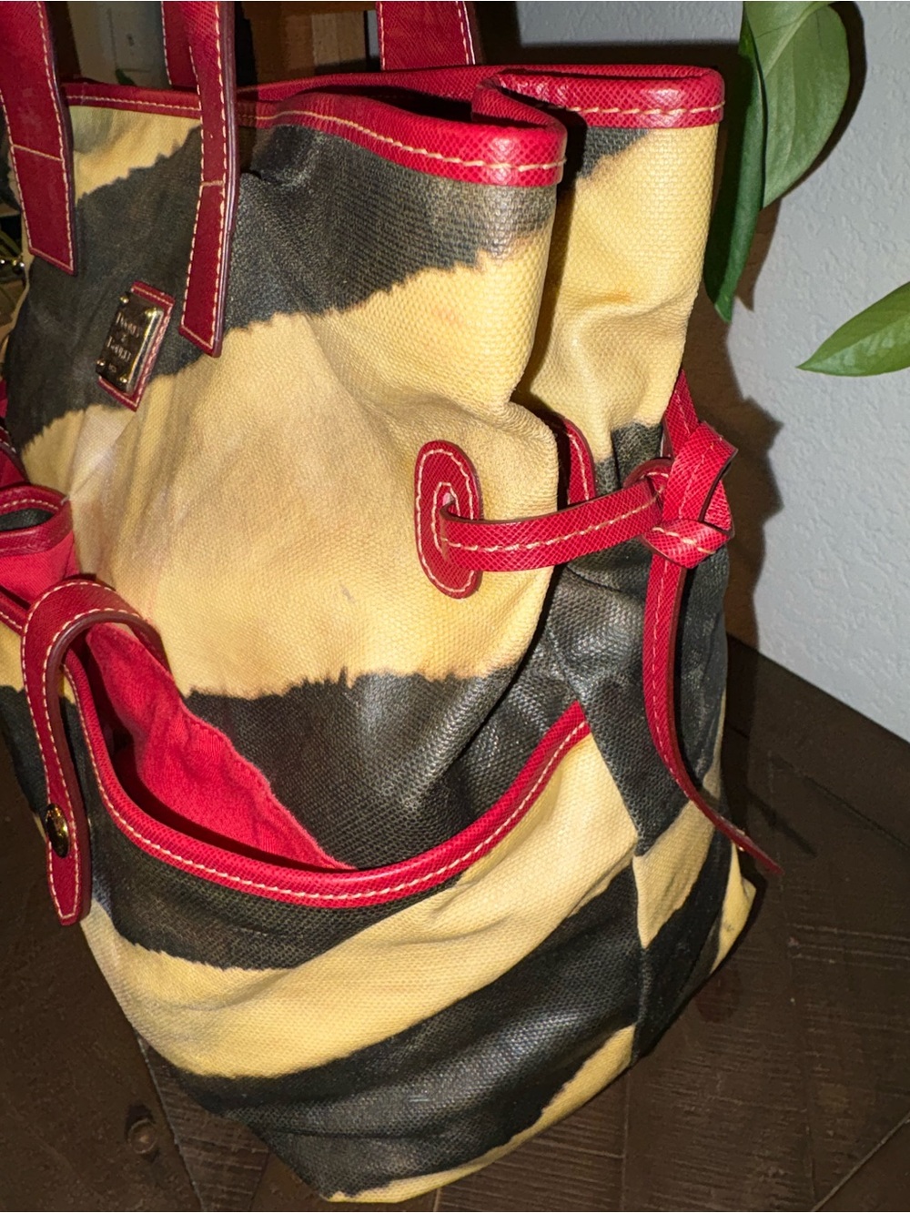 Dooney & Bourke Vintage Zebra Print Large Pocket Tote - Picture 4 of 16